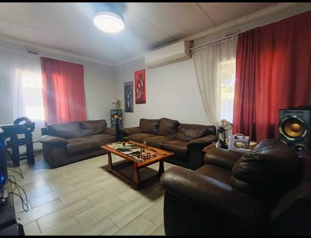 3 BEDROOM HOUSE FOR SALE IN ARBORETUM